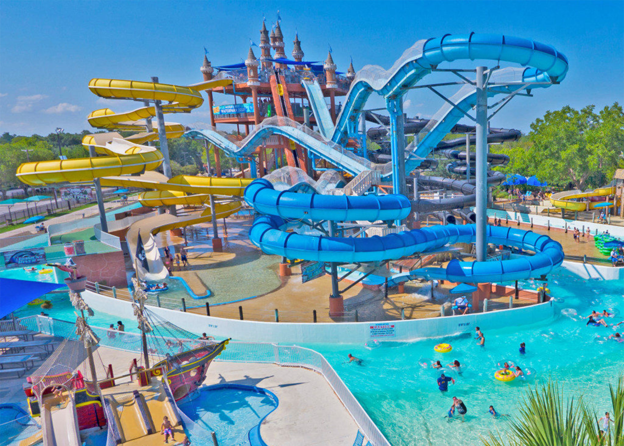 Ourtdoor water park slides