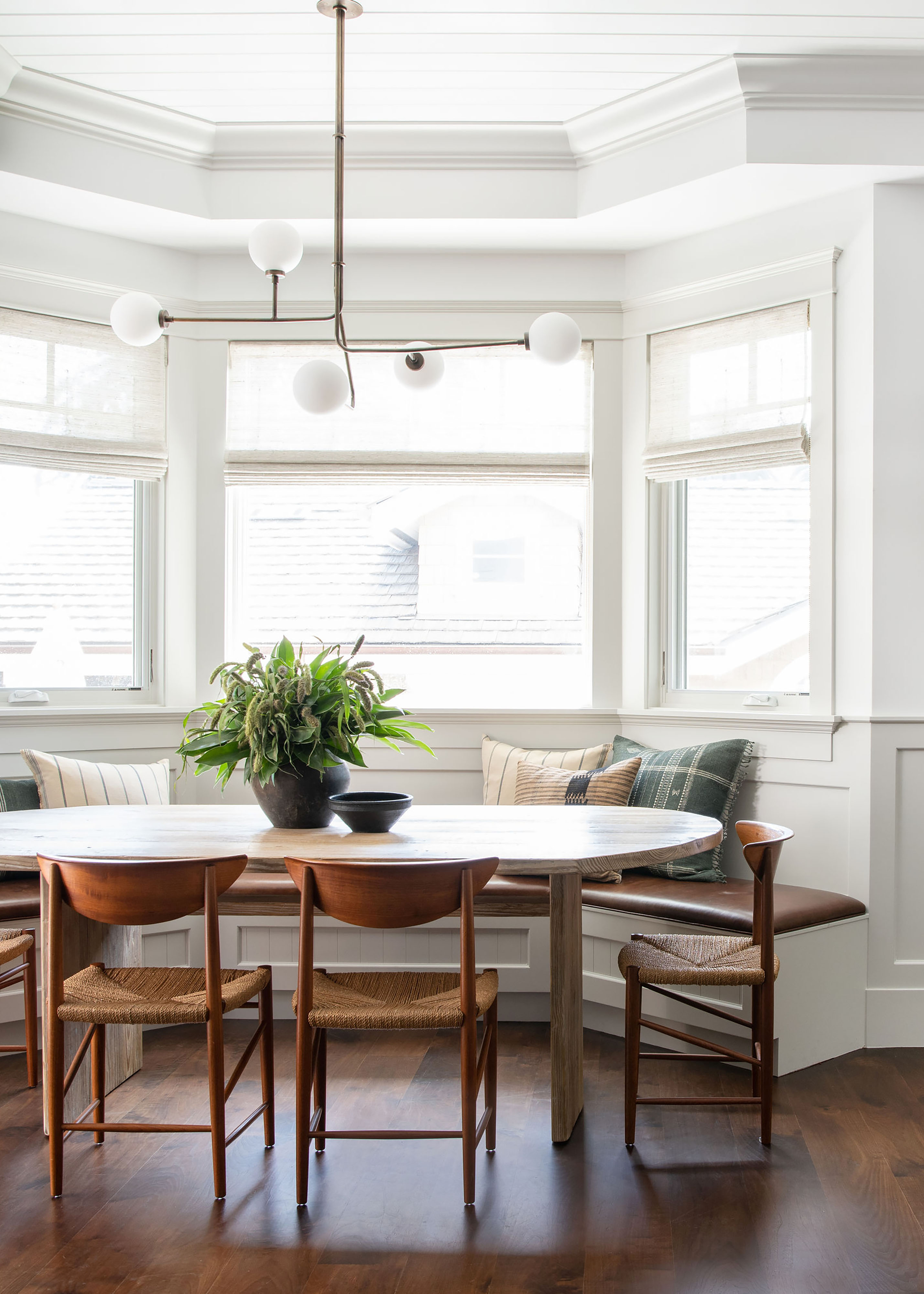 Window bench dining table