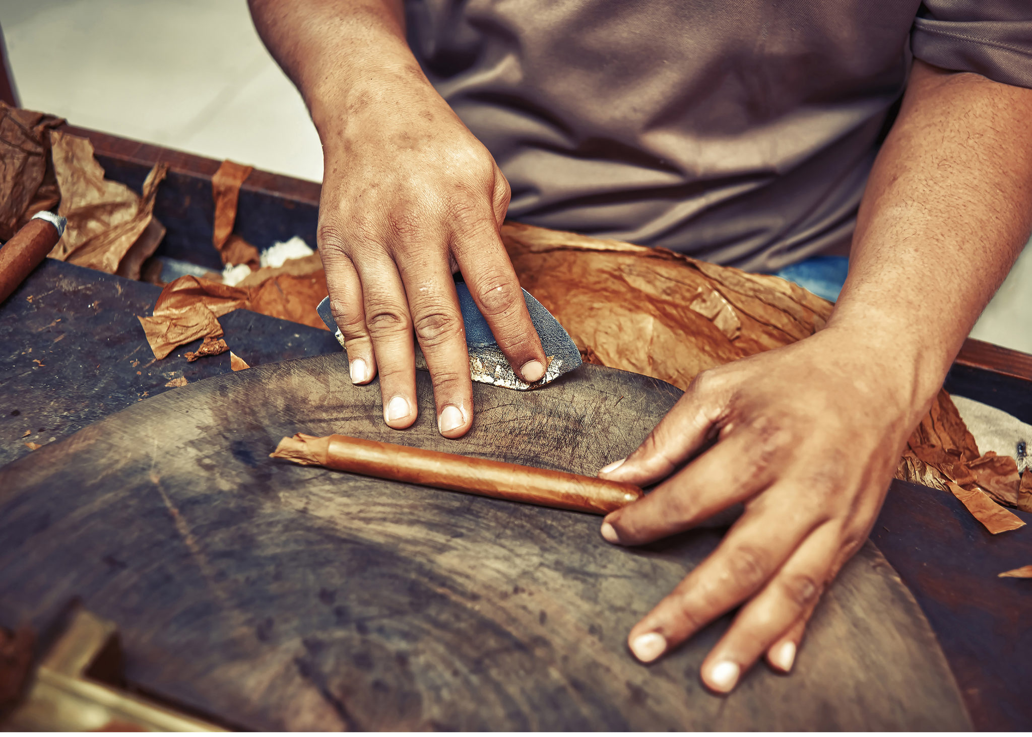 Cigars being rolled